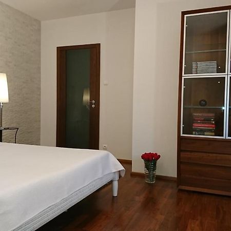 Quiet And Spacious Apartment With Garage Option Краков Экстерьер фото