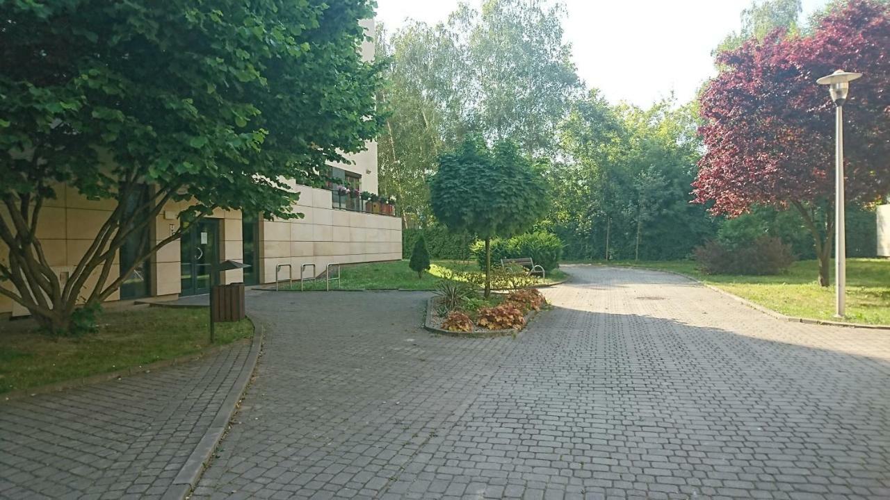 Quiet And Spacious Apartment With Garage Option Краков Экстерьер фото