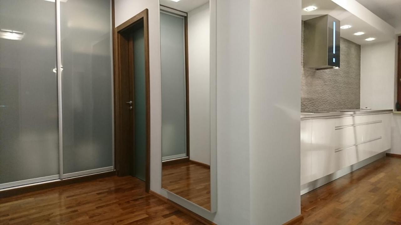 Quiet And Spacious Apartment With Garage Option Краков Экстерьер фото