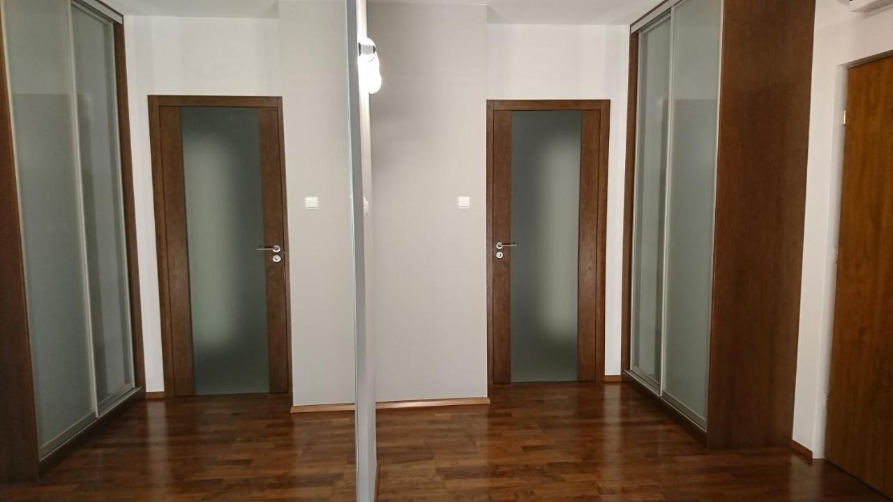 Quiet And Spacious Apartment With Garage Option Краков Экстерьер фото