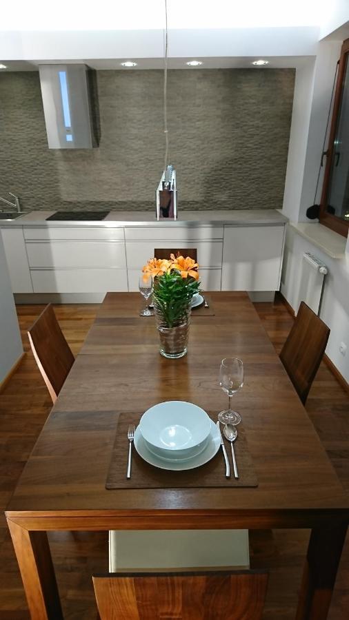 Quiet And Spacious Apartment With Garage Option Краков Экстерьер фото